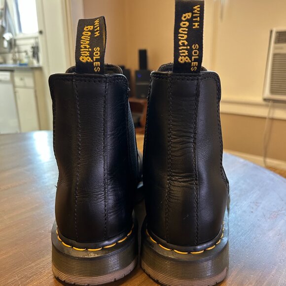 Doc Marten 2976 Slip Resistant Leather Chelsea Boots - Picture 4 of 5